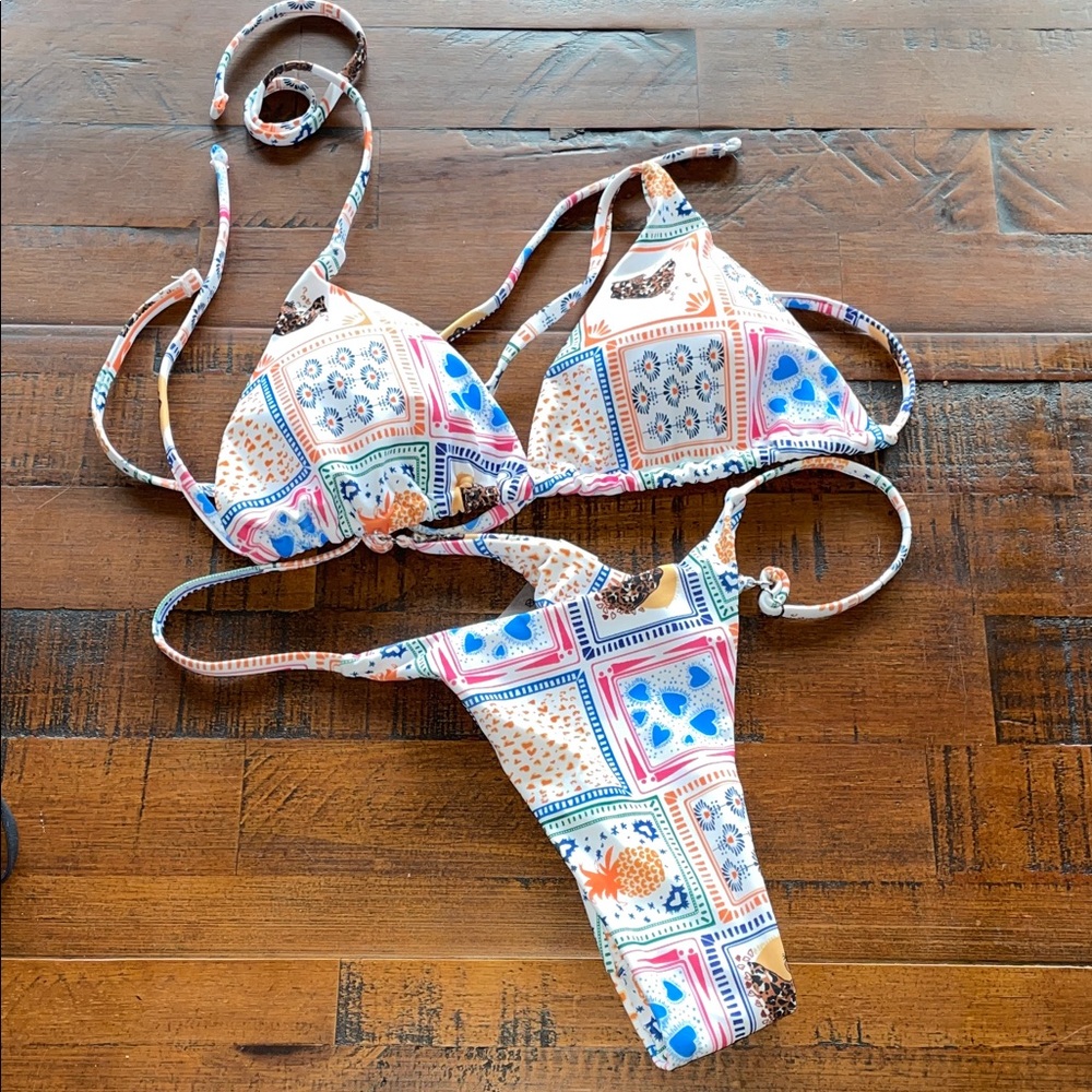 NWOT White & Blue Printed Thong String Tie Two-Piece Bikini Swimsuit
